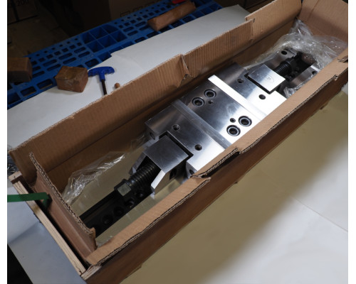 Тиски станочные прецизионные модульные двойные ZQ83 200x2x200